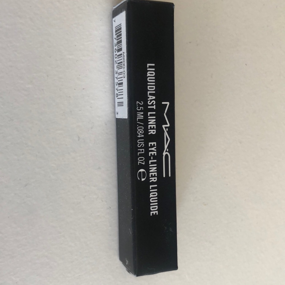 Mac liquidlast eye liner